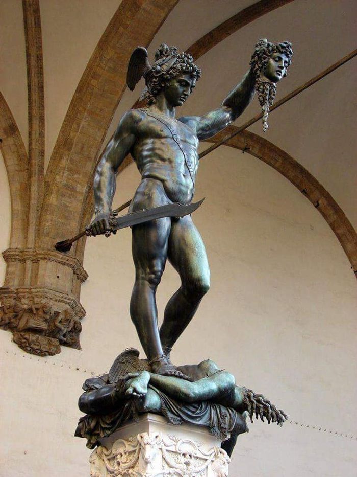 perseo medusa cellini4