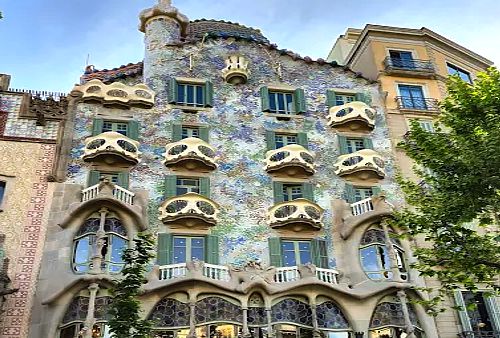 Art Nouveau: 10 Most Beautiful Buildings that Redefined Organic Beauty